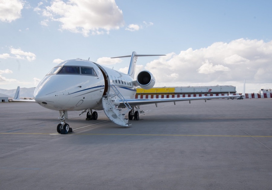 Bombardier Challenger 605 heavy jet with airstair down