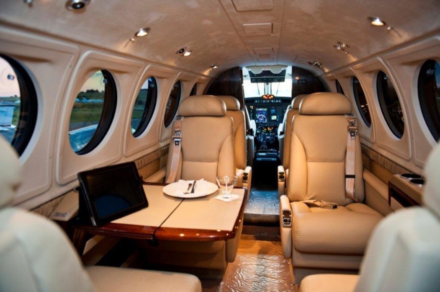 Beechcraft King Air 250 cabin interior