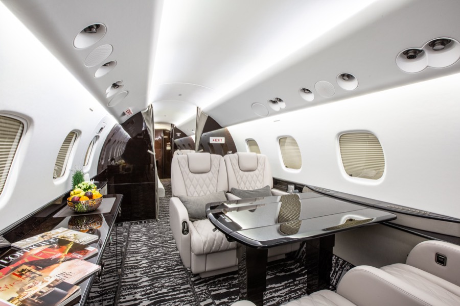 Embraer Legacy 650 cabin interior